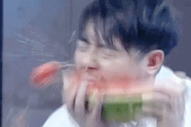 吃瓜娱乐圈打工人是谁,揭秘娱乐圈幕后奋斗者的真实生活